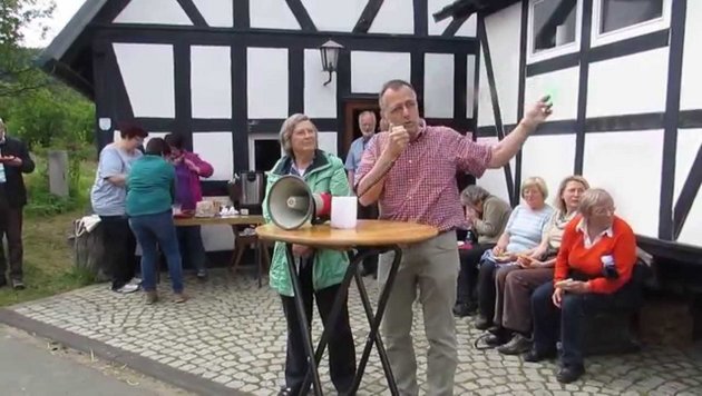 Günter Jochum (B90/Grüne, Landratskandidat Siegen-Wittgenstein) in Ruckersfeld zur Route 57 / FELS